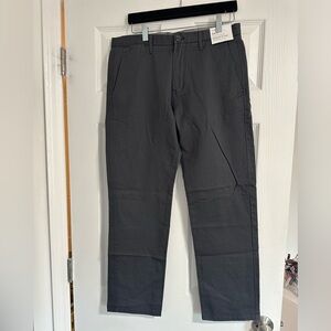 NWT Calvin Klein Men Body Fit Gray Dress Pants Size 31x30